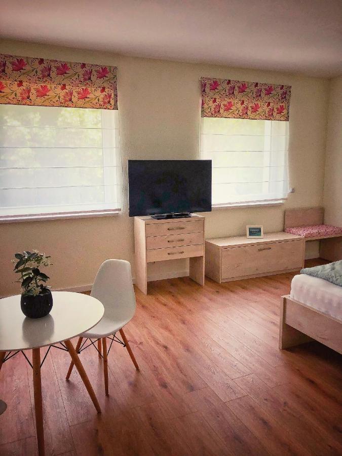 Moment Apartments Сольнок Экстерьер фото