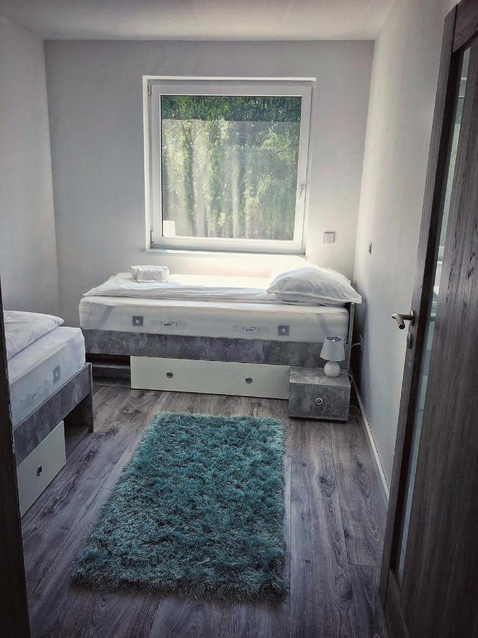 Moment Apartments Сольнок Экстерьер фото