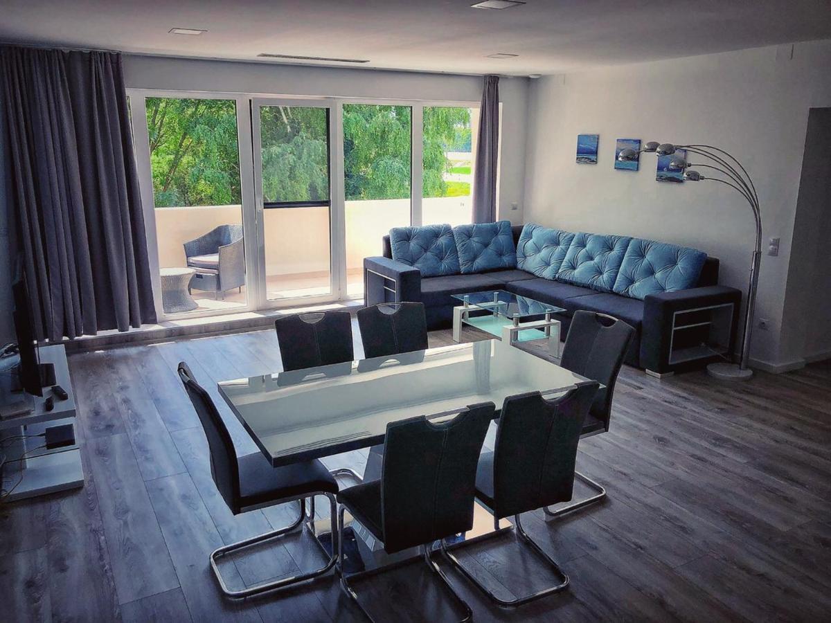 Moment Apartments Сольнок Экстерьер фото
